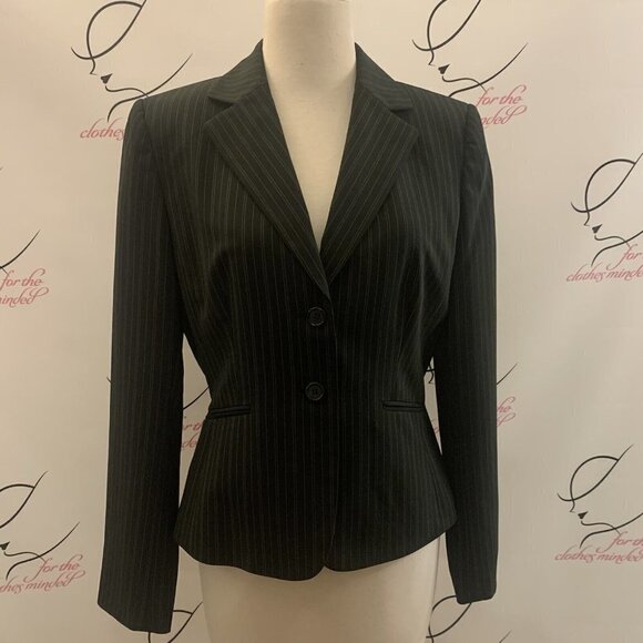 Antonio Melani. Size 6. Pinstripe Professional Blazer. Lined. Faux Pockets. DD - Picture 1 of 7